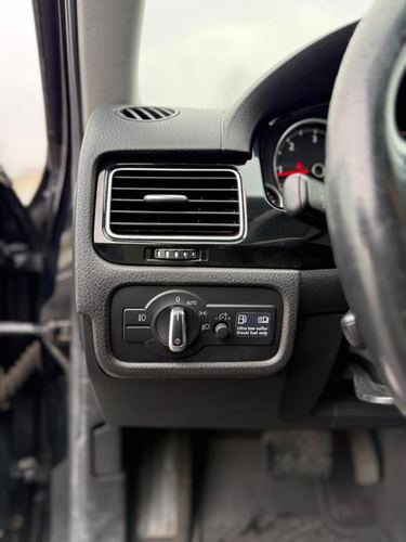 2011 VW Touareg — photo 24