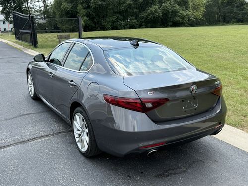 2018 Alfa Romeo Guilia — photo 9