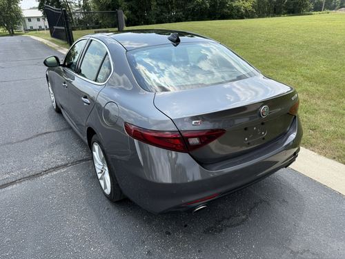 2018 Alfa Romeo Guilia — photo 12