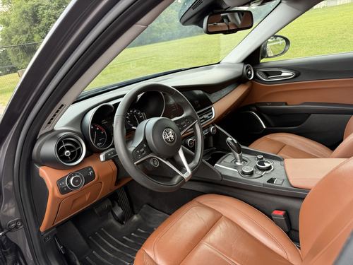 2018 Alfa Romeo Guilia — photo 26