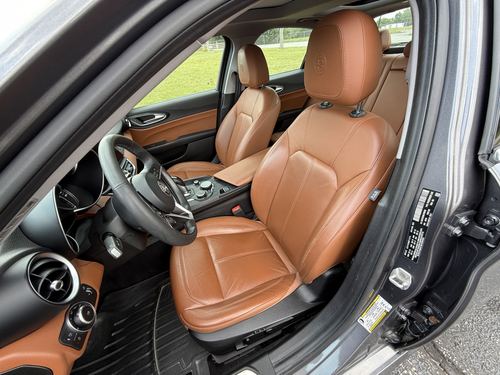 2018 Alfa Romeo Guilia — photo 27