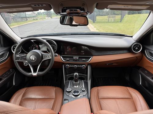 2018 Alfa Romeo Guilia — photo 33