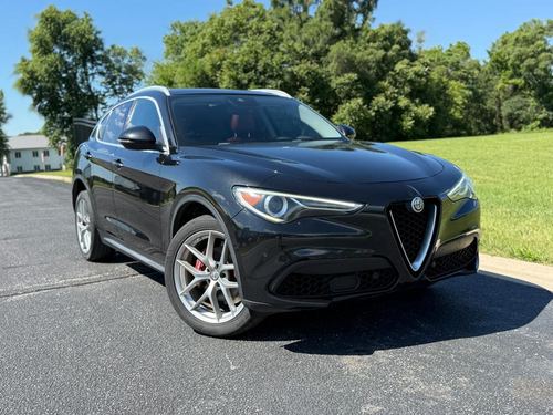 2018 Alfa Romeo Stelvio — photo 3