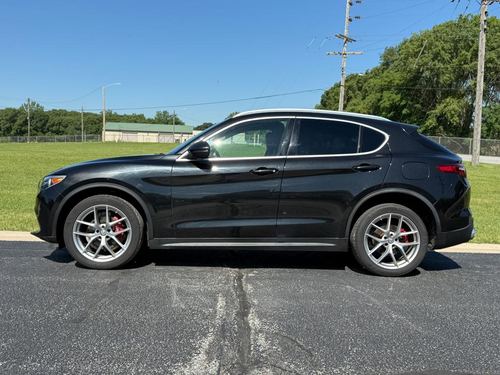 2018 Alfa Romeo Stelvio — photo 10