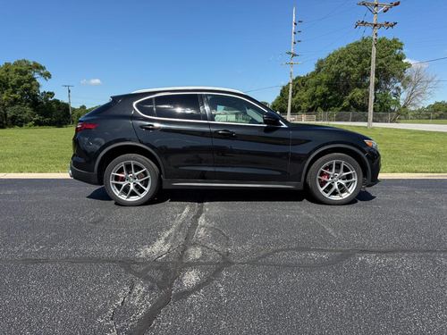 2018 Alfa Romeo Stelvio — photo 18