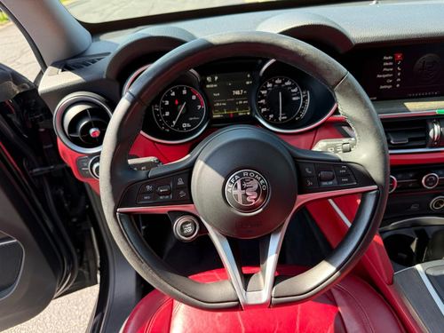 2018 Alfa Romeo Stelvio — photo 23