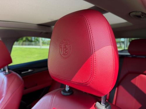2018 Alfa Romeo Stelvio — photo 27