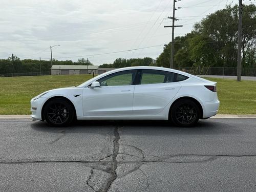 2020 Tesla Model 3 Standard Range — photo 3