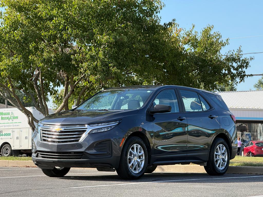 2022 Chevrolet Equinox LS — photo 1