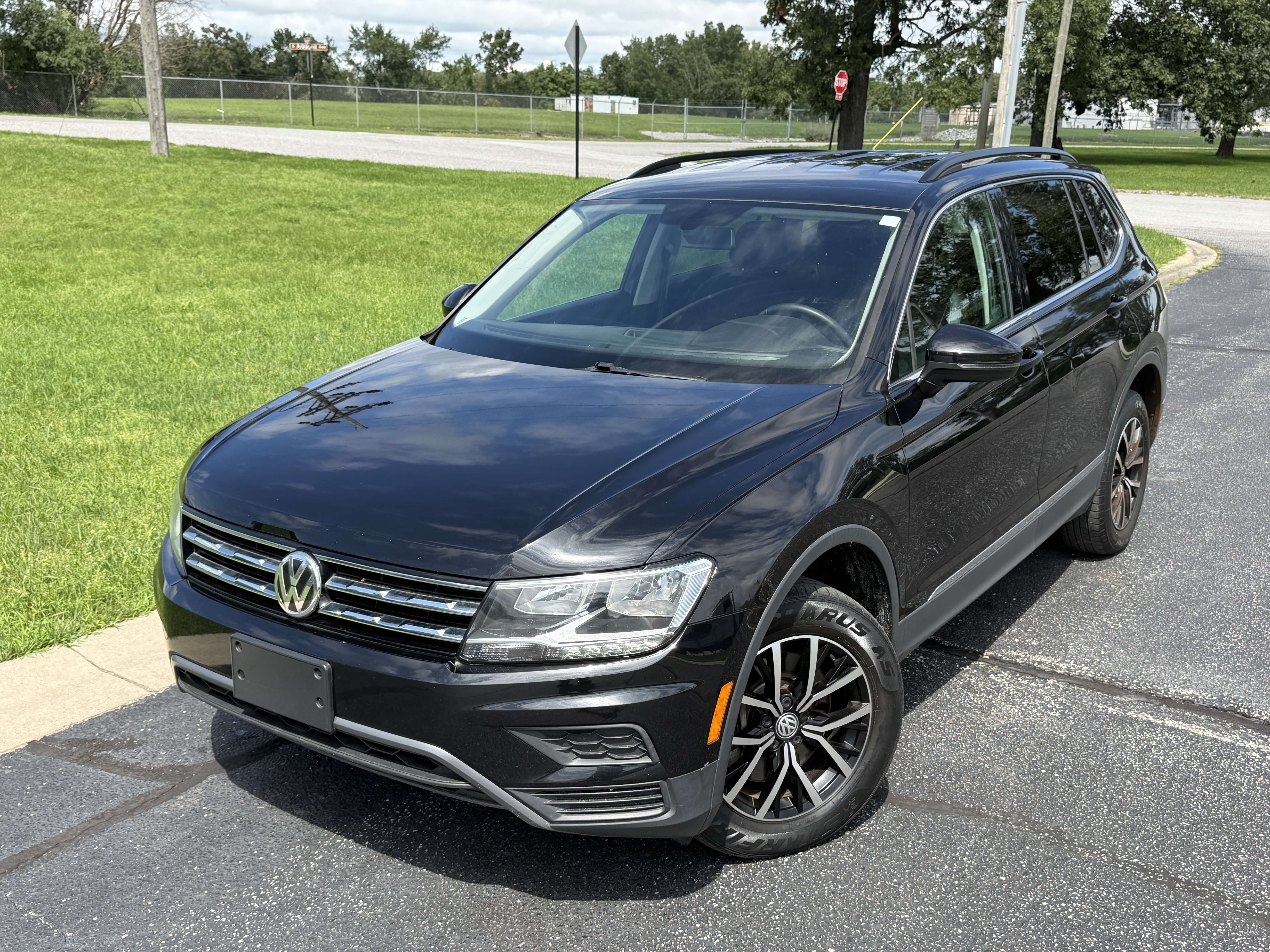 2021 VW Tiguan 2.0T SE — photo 1