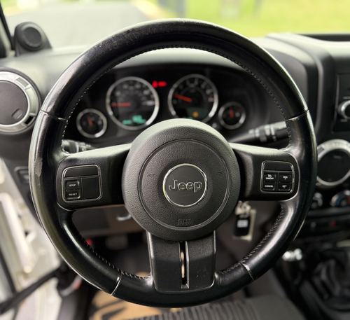 2012 Jeep Wrangler Rubicon — photo 13