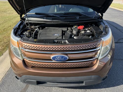 2011 Ford Explorer Limited — photo 2