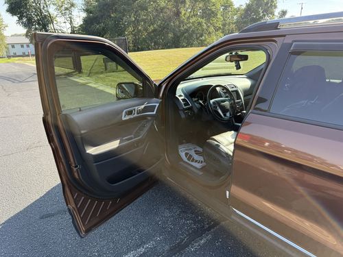 2011 Ford Explorer Limited — photo 29
