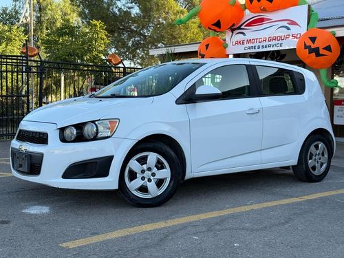 2016 Chevrolet Sonic LS — photo 2