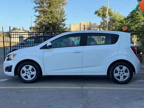 2016 Chevrolet Sonic LS — photo 12