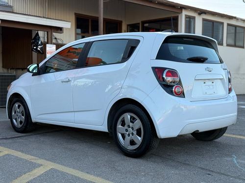 2016 Chevrolet Sonic LS — photo 7