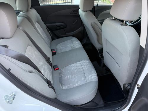 2016 Chevrolet Sonic LS — photo 23