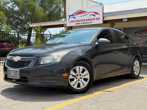 2014 Chevrolet Cruze 1LS — photo 2