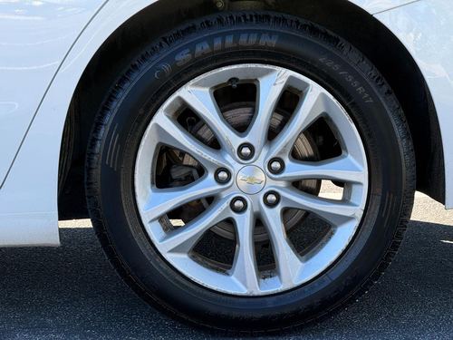 2017 Chevrolet Malibu 1LT — photo 15