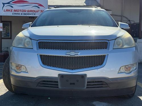 2011 Chevrolet Traverse LTZ — photo 2