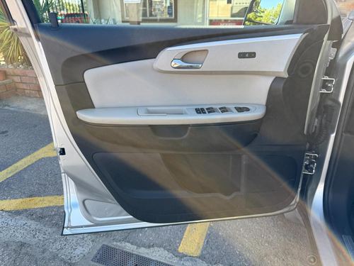 2011 Chevrolet Traverse LTZ — photo 30