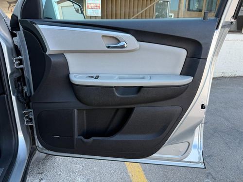 2011 Chevrolet Traverse LTZ — photo 28