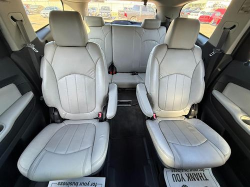 2011 Chevrolet Traverse LTZ — photo 27