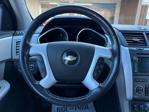 2011 Chevrolet Traverse LTZ — photo 12