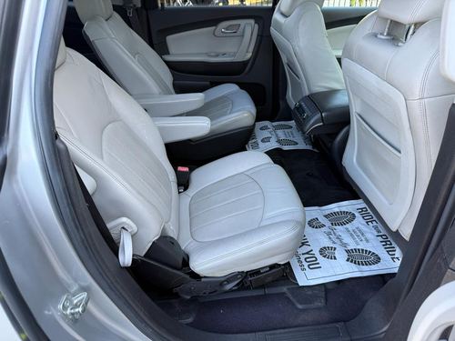 2011 Chevrolet Traverse LTZ — photo 23