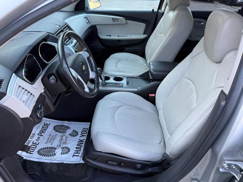 2011 Chevrolet Traverse LTZ — photo 19