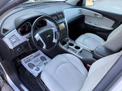 2011 Chevrolet Traverse LTZ — photo 14