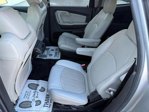 2011 Chevrolet Traverse LTZ — photo 26