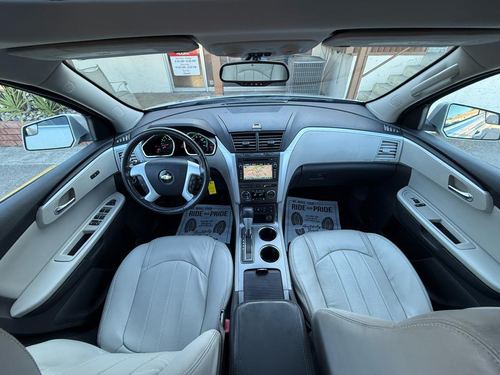 2011 Chevrolet Traverse LTZ — photo 16