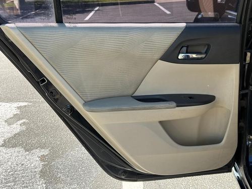 2017 Honda Accord LX — photo 34