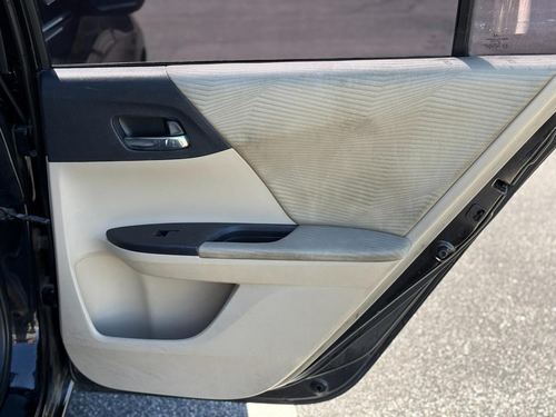 2017 Honda Accord LX — photo 35