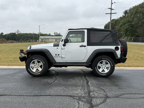 2009 Jeep Wrangler X — photo 14