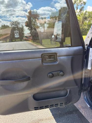 2000 Jeep Wrangler SE — photo 31