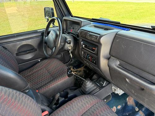 2000 Jeep Wrangler SE — photo 13