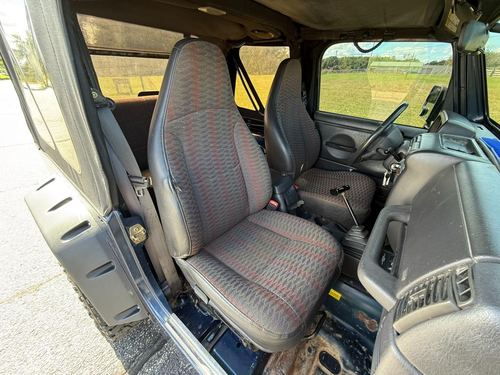 2000 Jeep Wrangler SE — photo 16