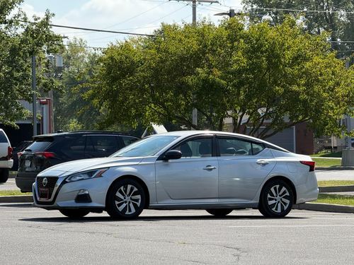 2020 Nissan Altima SR FWD — photo 2