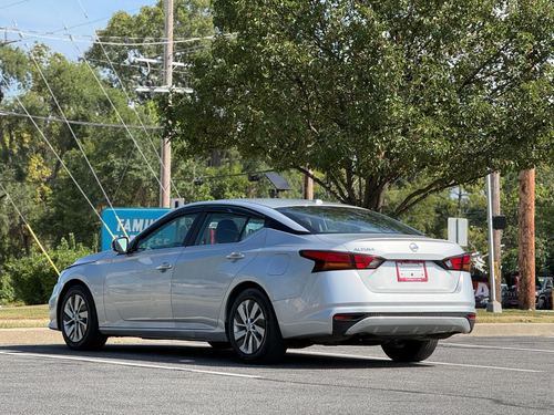 2020 Nissan Altima SR FWD — photo 12