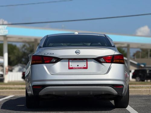 2020 Nissan Altima SR FWD — photo 10