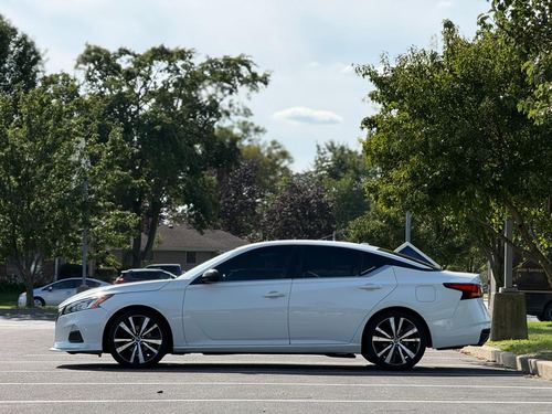 2020 Nissan Altima SR FWD — photo 8