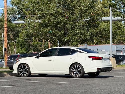2020 Nissan Altima SR FWD — photo 9