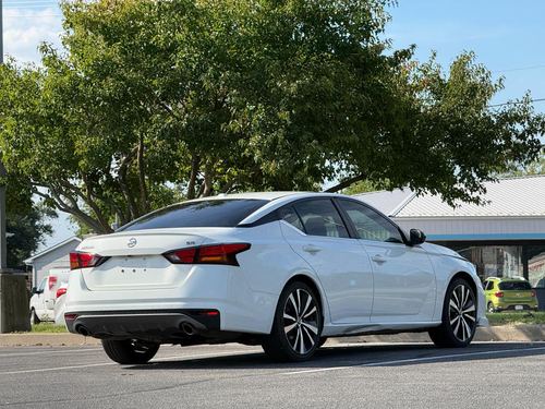 2020 Nissan Altima SR FWD — photo 12