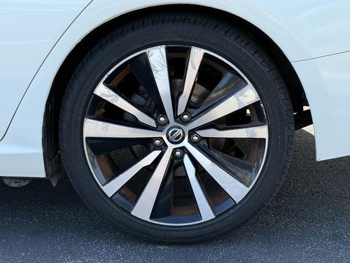 2020 Nissan Altima SR FWD — photo 17