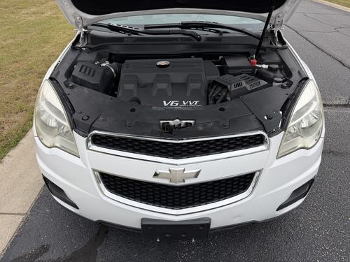 2010 Chevrolet Equinox LT — photo 3