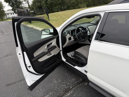 2010 Chevrolet Equinox LT — photo 27