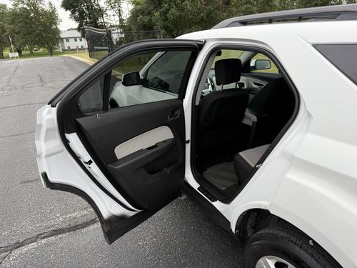 2010 Chevrolet Equinox LT — photo 36