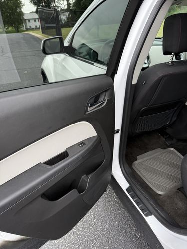 2010 Chevrolet Equinox LT — photo 37